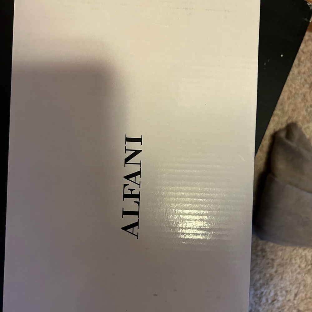 Dress shoes